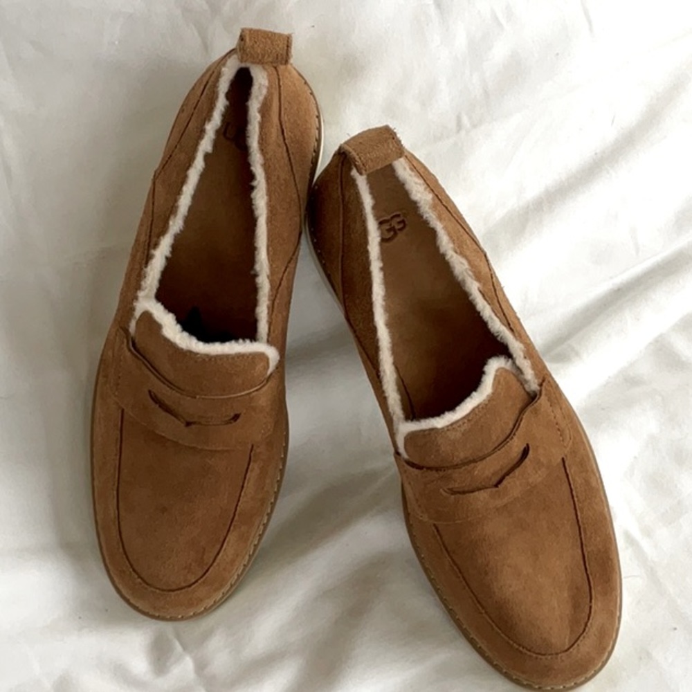 UGG Atwater Spill Seam Wedge Loafer. Size 10